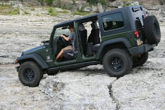 Can I put 33 inch tires on my jeep without a lift?